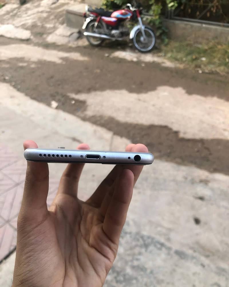 Apple iPhone 6 Plus 2