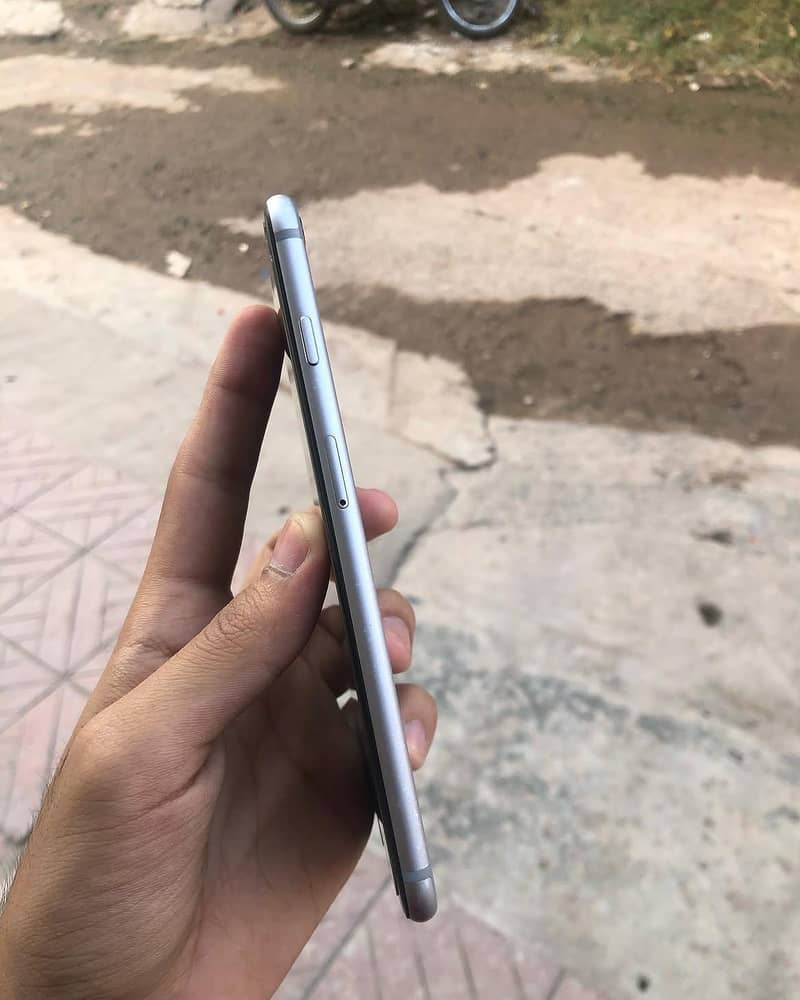 Apple iPhone 6 Plus 3