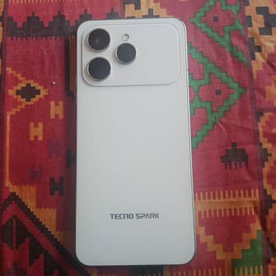 Tecno spark 40