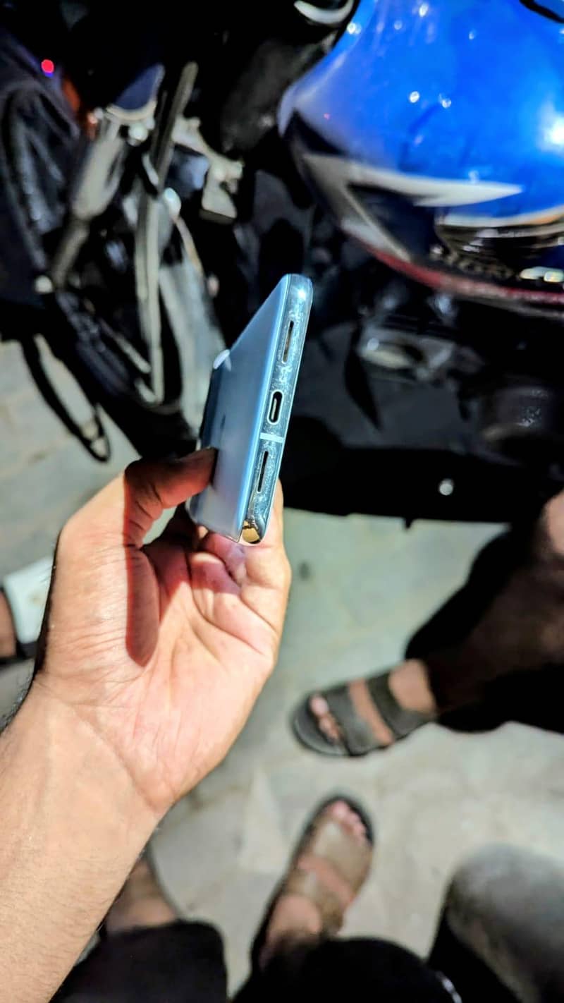 Google Pixel 8 Pro 2