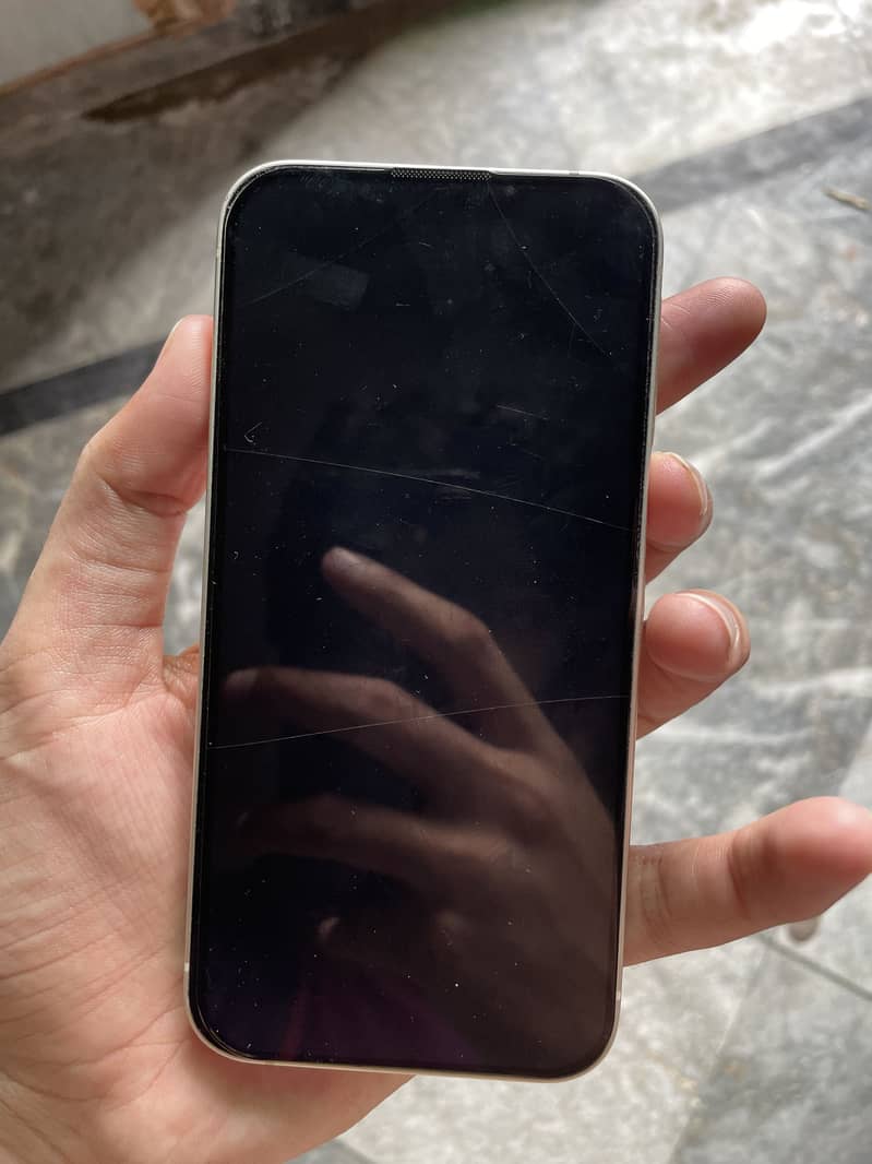 Apple iPhone 13 1