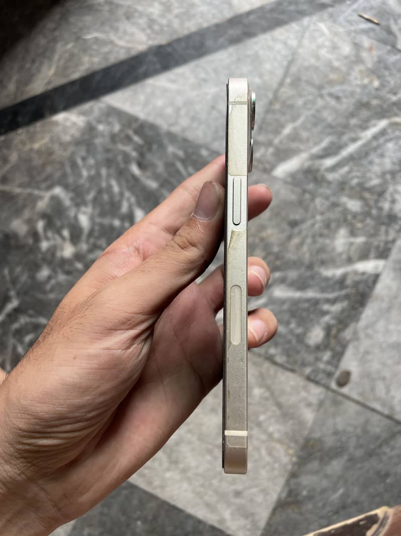 Apple iPhone 13 3