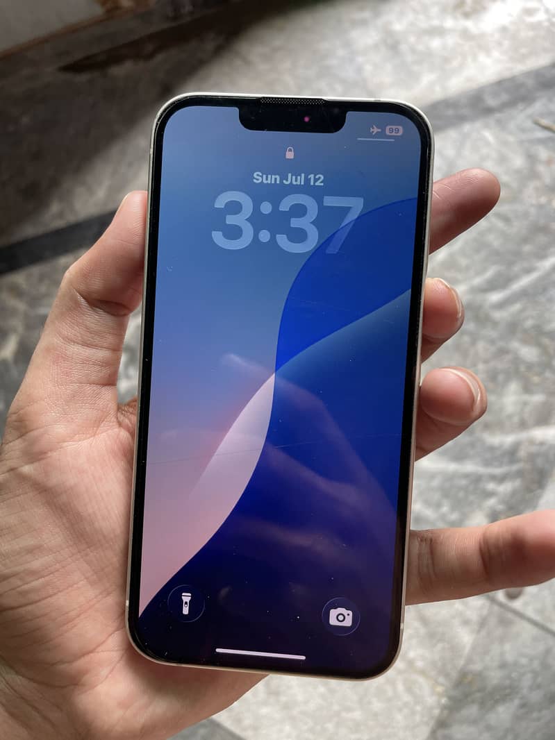Apple iPhone 13 5