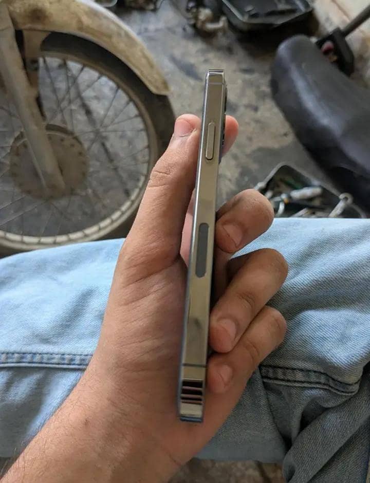 iphone 12pro 1