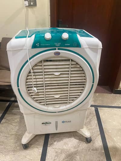 Boss ICE Box ECM 8000 IB Green DC 75 LTR