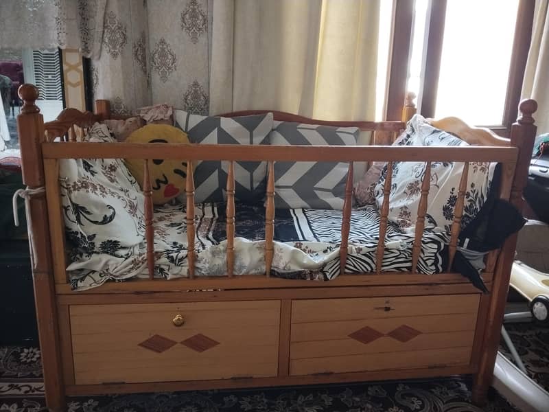 baby cot 1