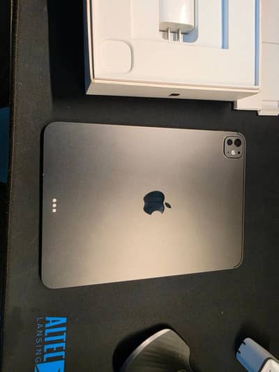 apple iPad pro M5 urgent sale 0327 6625408 bhai WhatsApp number