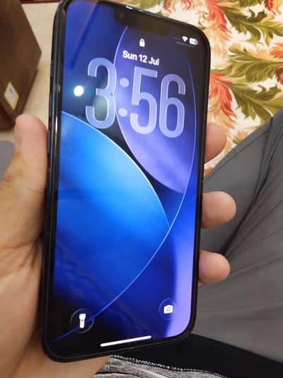 Apple iPhone 13