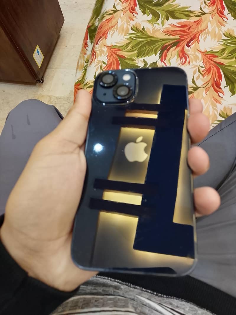 Apple iPhone 13 4