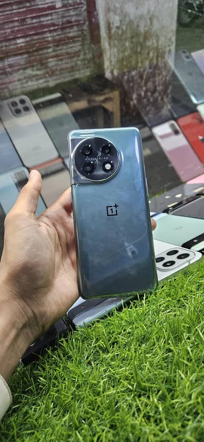 One Plus 11 5G 120FPS 16GB 256GB