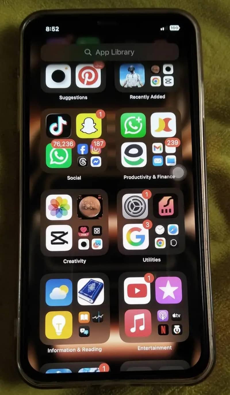 Apple iPhone XS Max 2