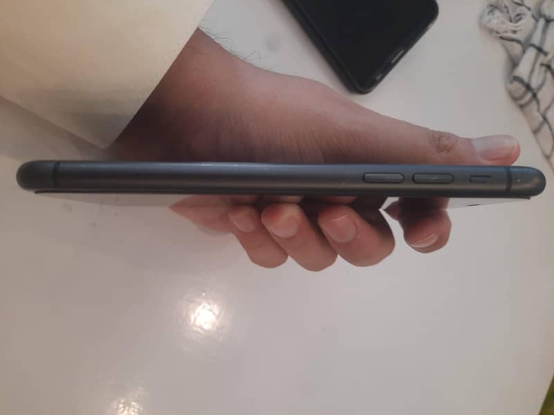 Apple iPhone 11 0