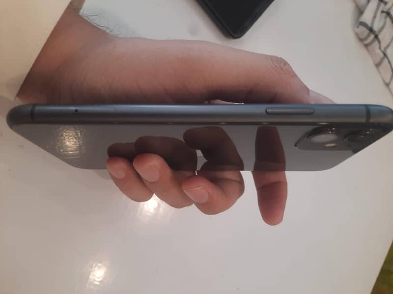 Apple iPhone 11 2