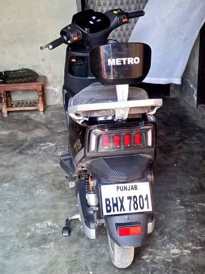 Metro T9 Electric Scooty For Sale 1 Charge 100 kilometers
