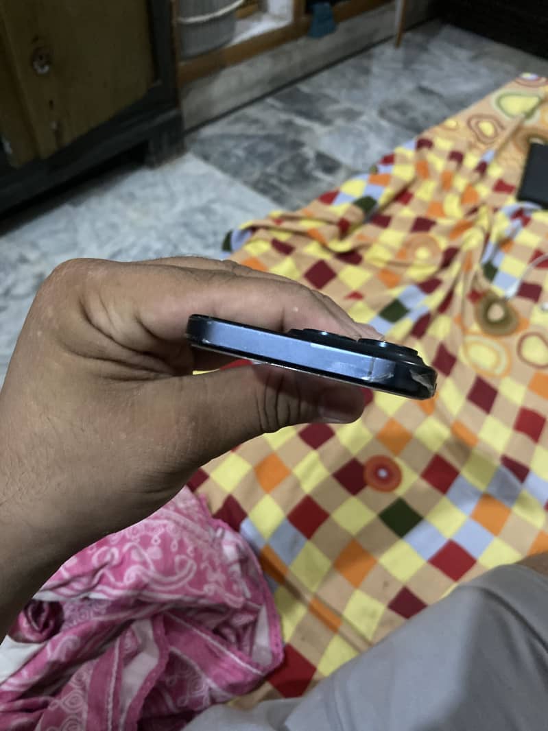 Apple iPhone 15 Pro 2
