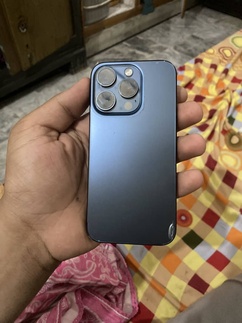 Apple iPhone 15 Pro 1