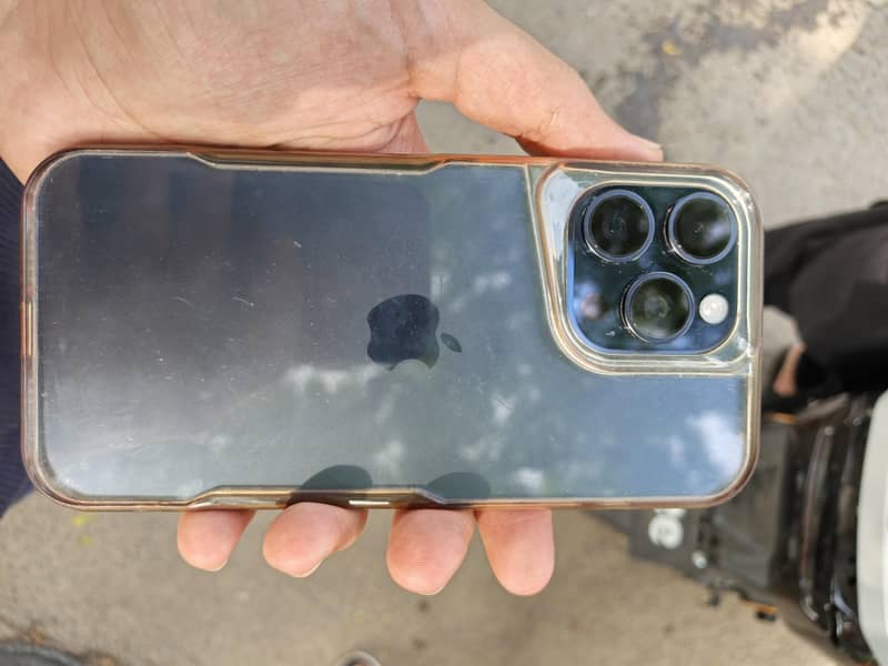 Apple iPhone 15 Pro Max 8