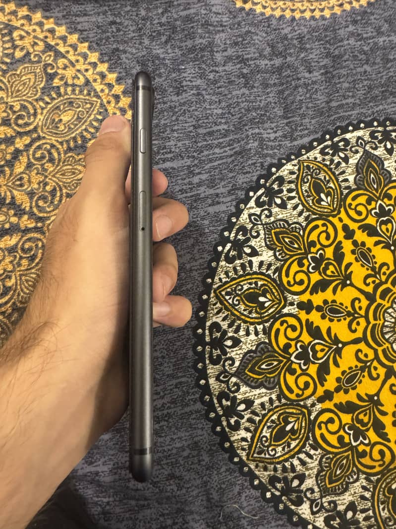 Apple iPhone 8 Plus 0