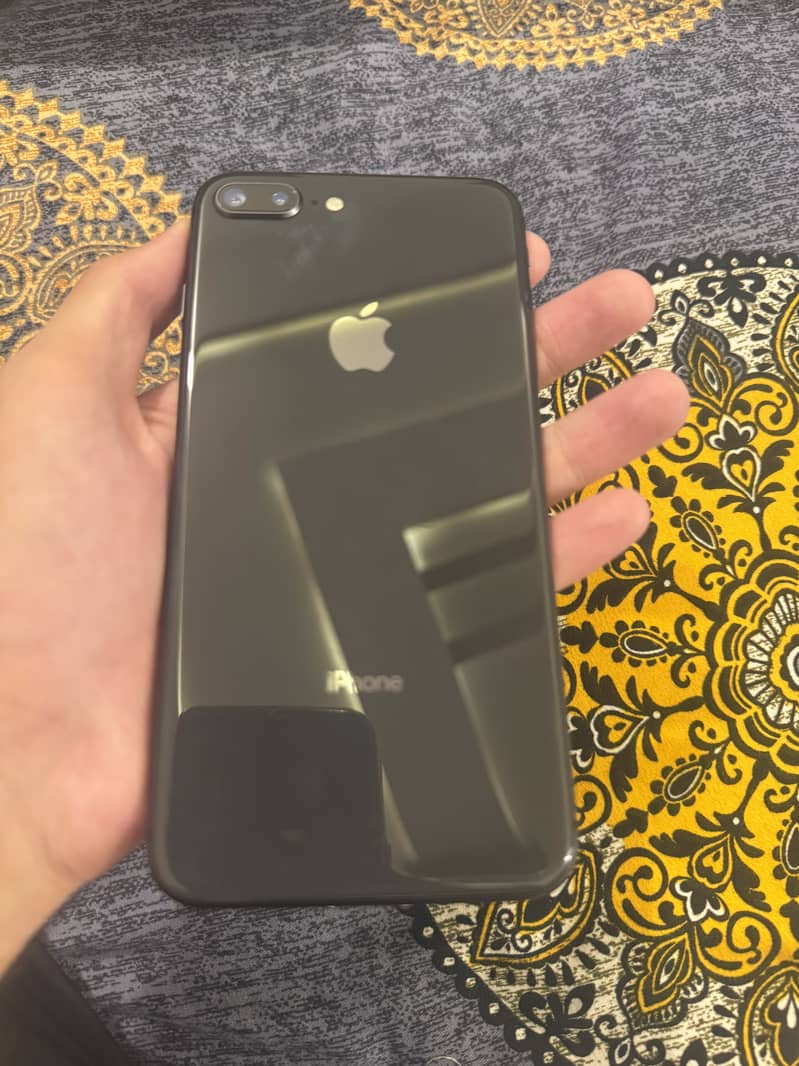 Apple iPhone 8 Plus 4