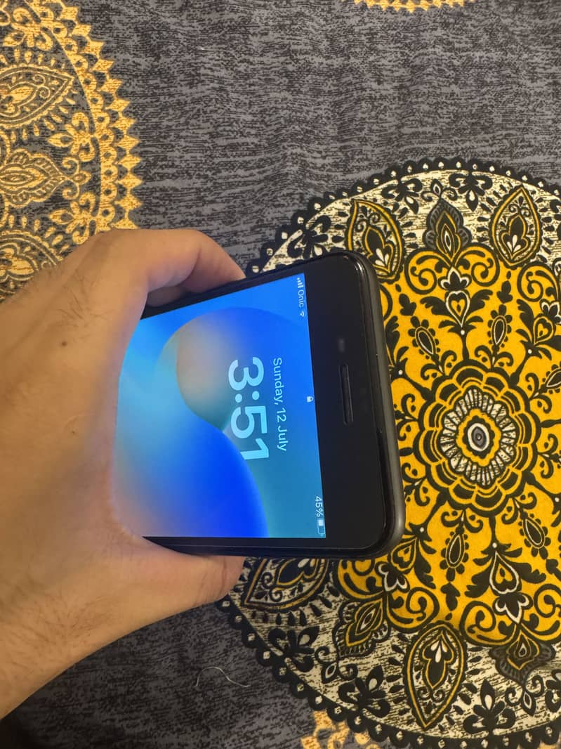 Apple iPhone 8 Plus 5
