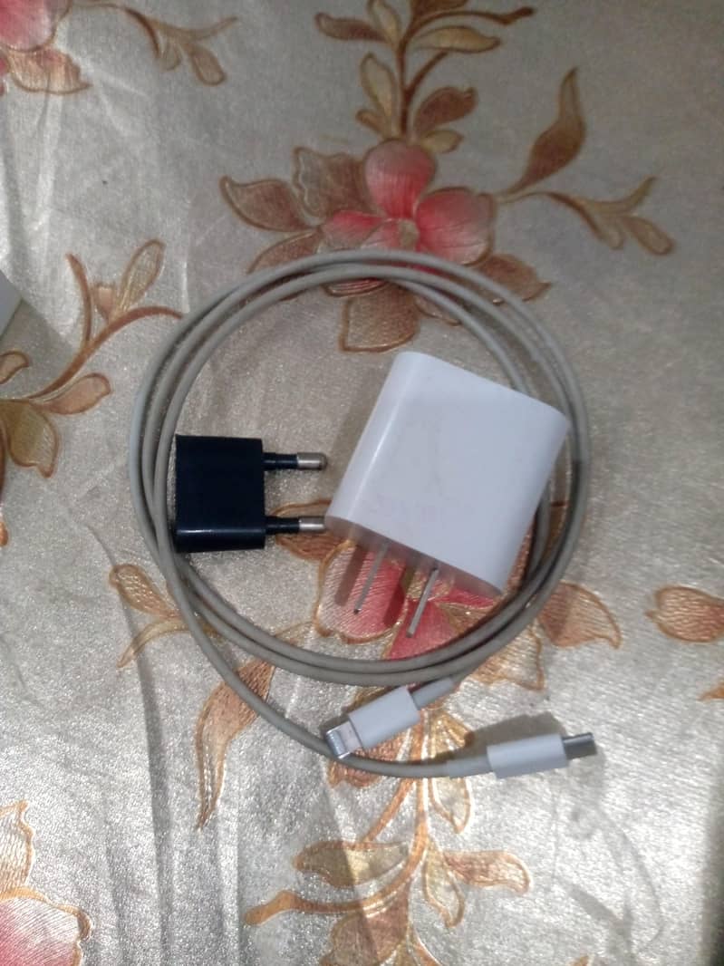 Apple iPhone 13 5