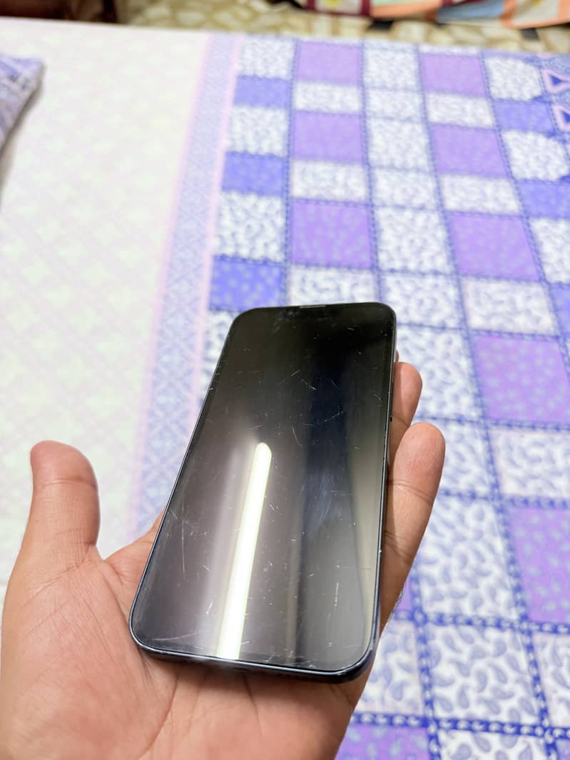 Apple iPhone 13 6