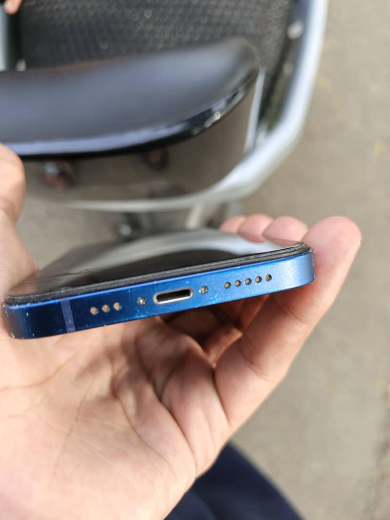 Apple iPhone 12 2