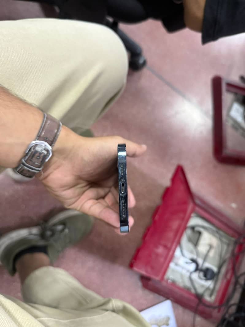 Apple iPhone 12 Pro Max 3