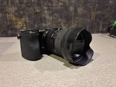 Sony A6500 with Sigma 18-50 Lens