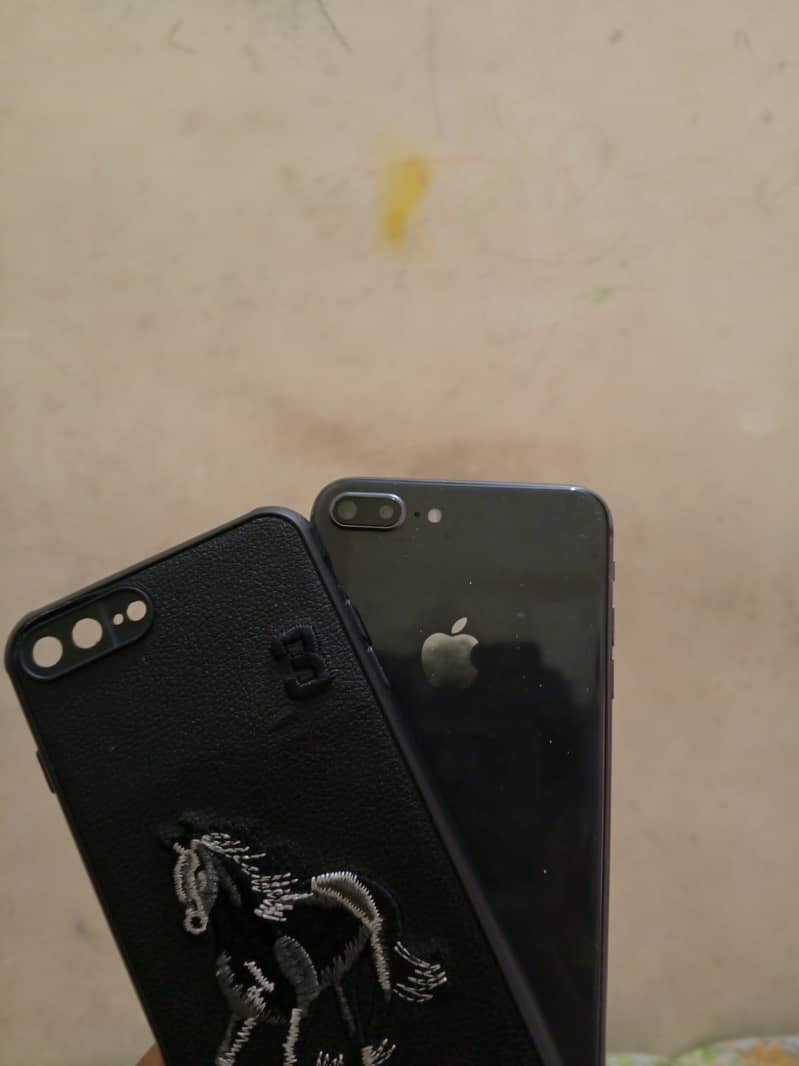 Apple iPhone 8 Plus 1