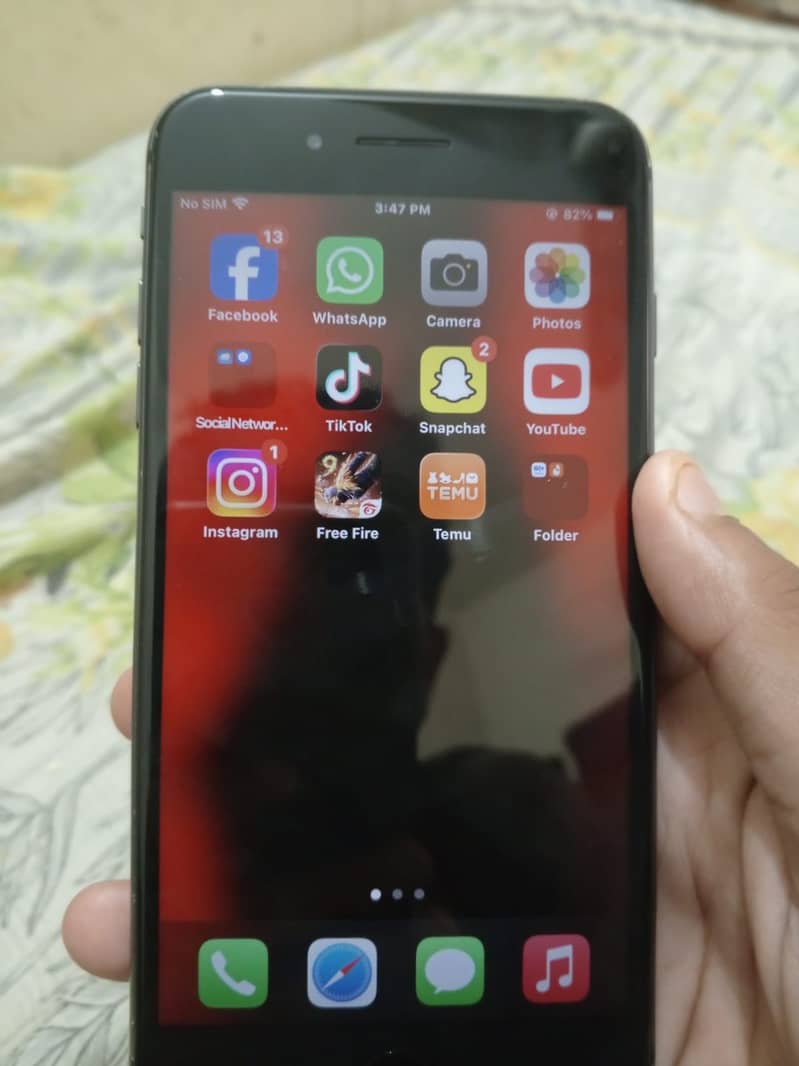 Apple iPhone 8 Plus 2
