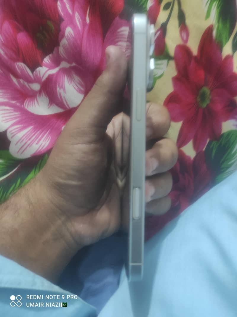 Apple iPhone 16 Pro Max 2