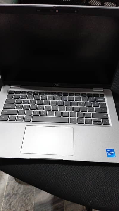 Laptop available on cash & Installment