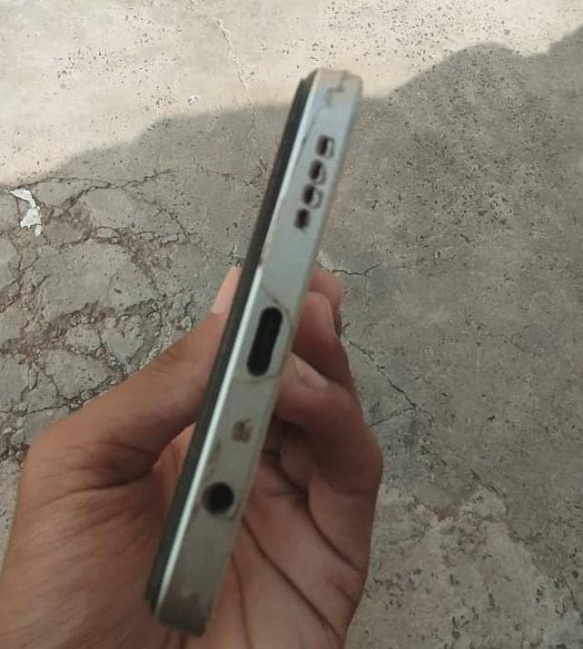 Realme C53 4