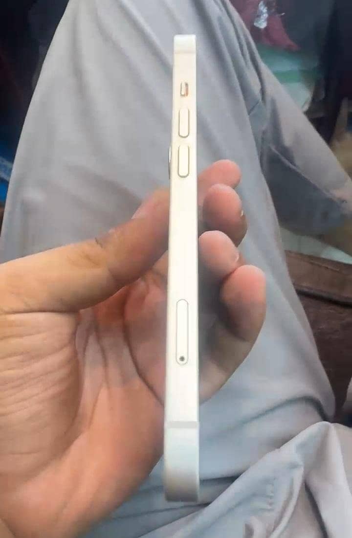 Apple iPhone 14 2