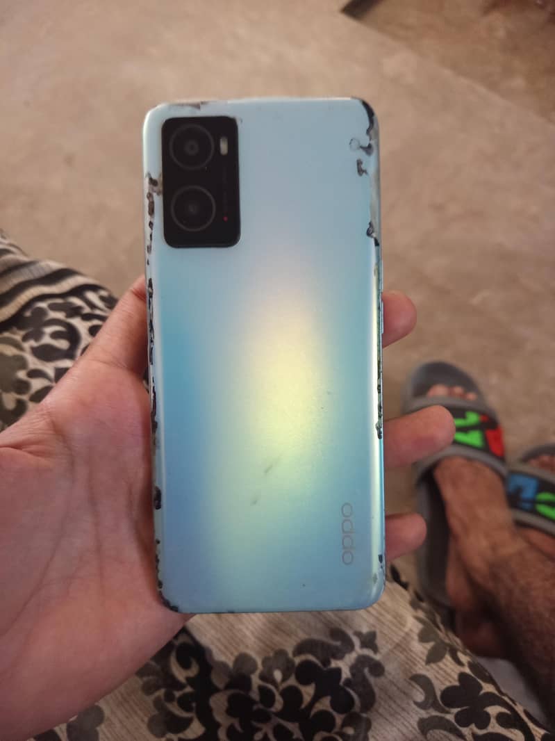 OPPO A76 1