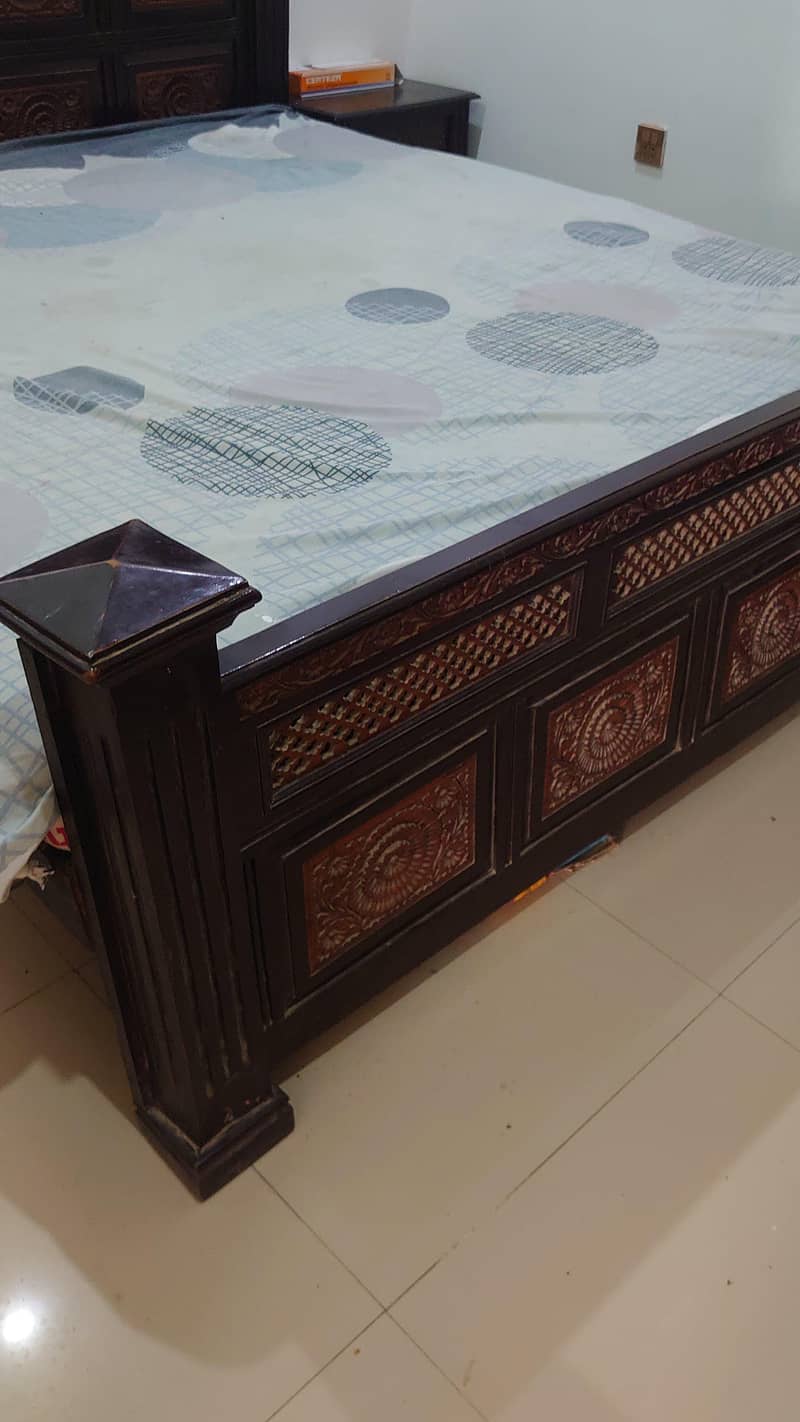 bed , dressing table without mattress 3