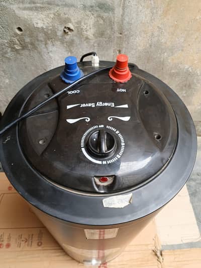 Brand New 50 Liter SUN Electric Geyser