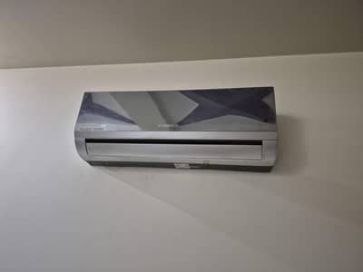 Kenwood Crystal 1 ton split AC for sale. Non inverter