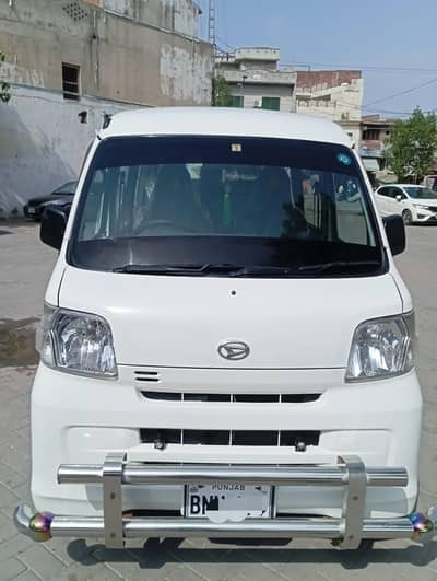 Daihatsu Hijet 12/18 auto gear 17 km per litre average