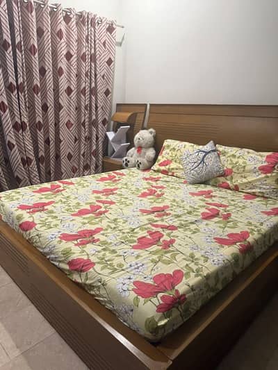 King size bed, with side tables, dressing and mirror