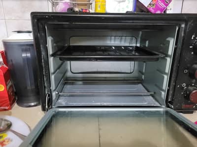Electric oven in good condition