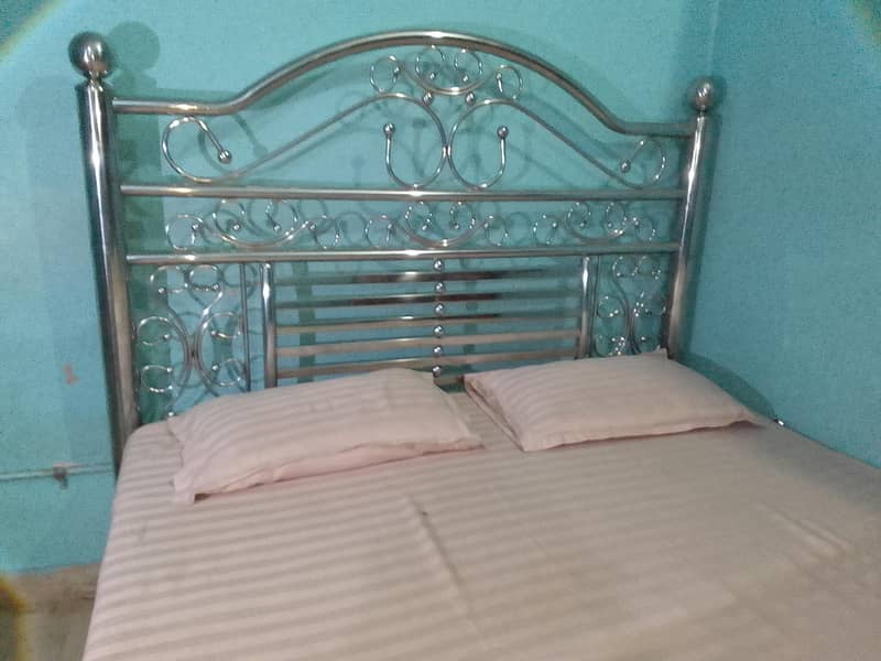queen bed 4