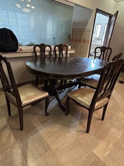 Dinning table set with chairs