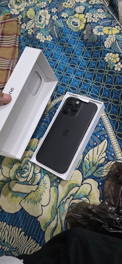 i phone 16 pro max Secren ruf baki all okay non pta Factoryunlock