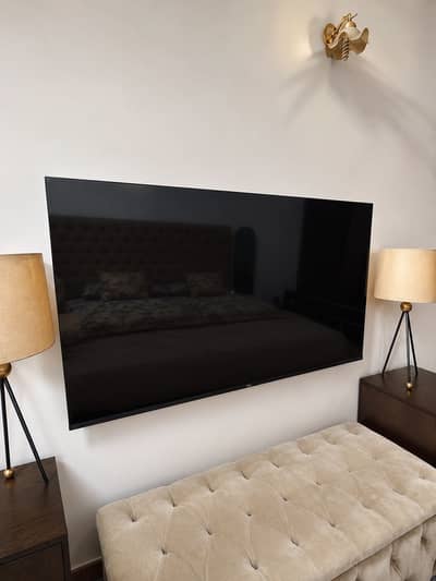 V-ON 65-inch Smart LED TV for sale in excellent condition