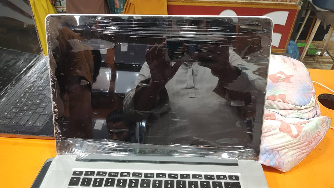 Apple Macbook Pro 2