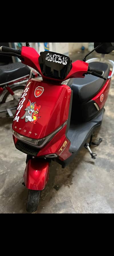 metro skooty bilkul brand new showroom condition urgant for sale