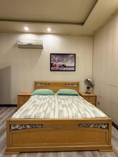 COMPLETE KING SIZE BED SET WITH MATTRESS
