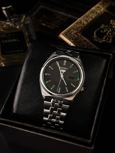 Seiko 5 Automatic 7S26 Black Dial – Excellent Condition